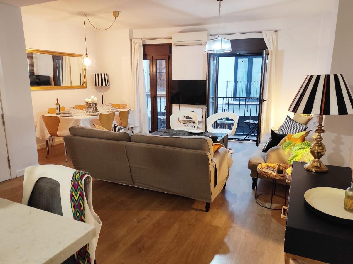 Real Maestranza Suite Sevilla Bagian luar foto
