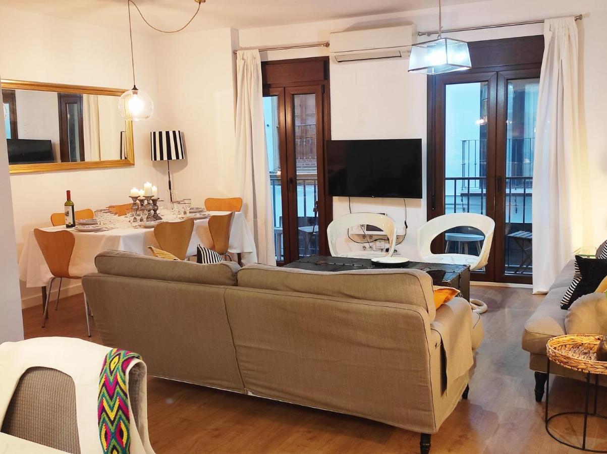 Real Maestranza Suite Sevilla Bagian luar foto